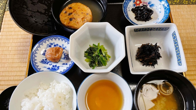 高野山1200年の歴史の朝、精進料理を堪能＜朝食付＞